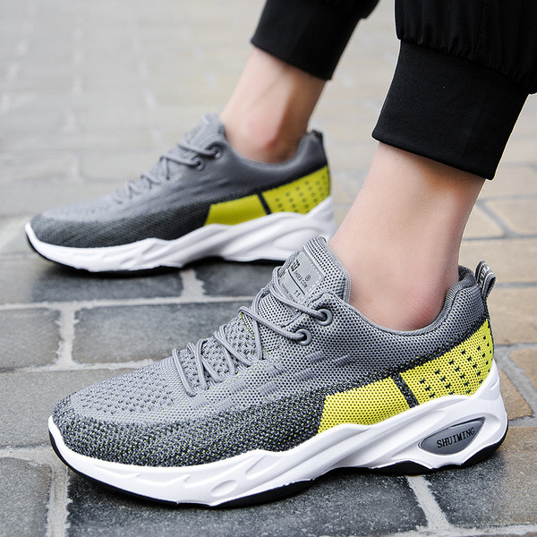 Modern férfi tornacipő textil fűzővel