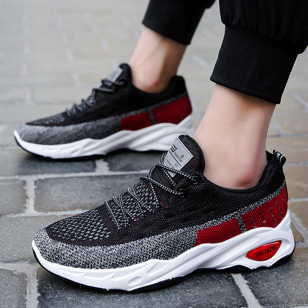 Modern férfi tornacipő textil fűzővel