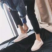 Sima férfi alkalmi tornacipő, fűzős modell