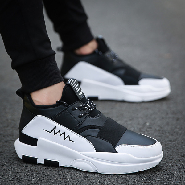 Sportos-alkalmi férfi tornacipő fűzővel, vastag fehér talppal