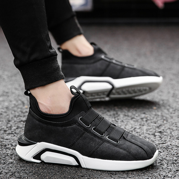 Alkalmi férfi tornacipők új modellje magas talppal