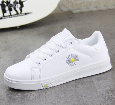 Alkalmi férfi tornacipő fehér hímzéssel és nyakkendővel