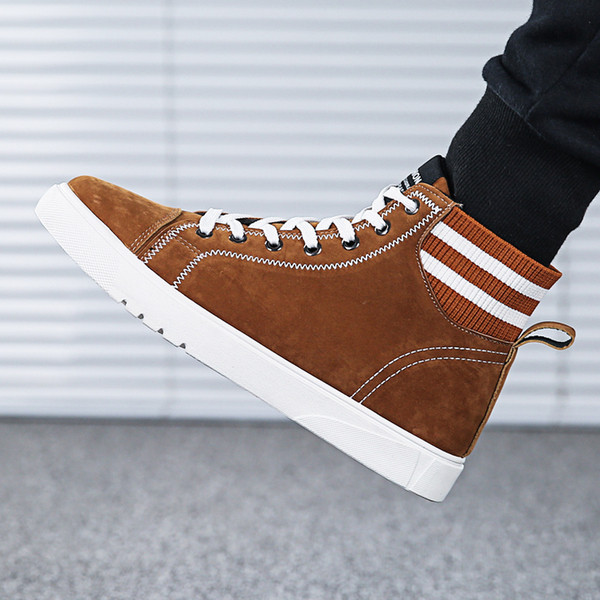 Vabaaja kõrged paeltega meeste tossud