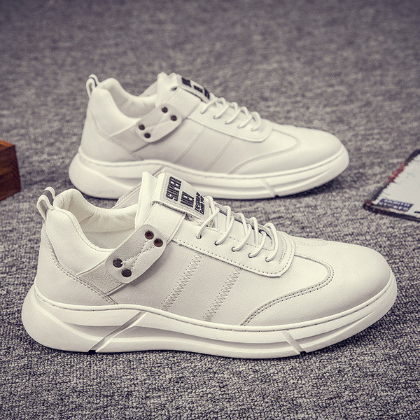 Meeste moodsad kunstnahast tossud paelte ja kirjaga