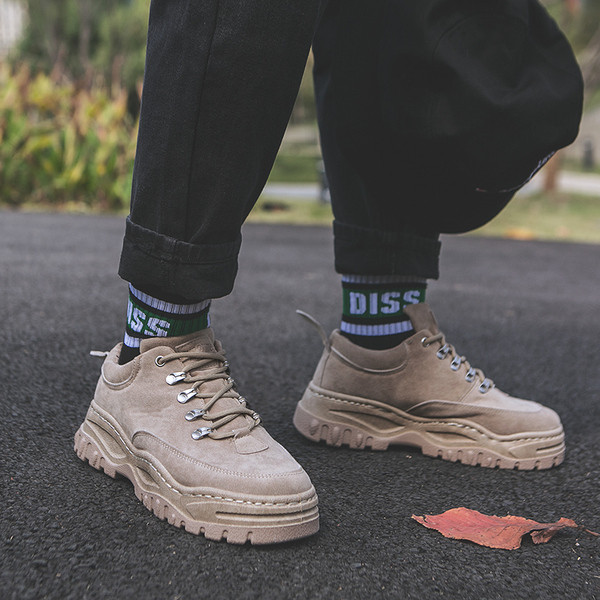 Öko velúrból készült férfi tornacipő durva talppal