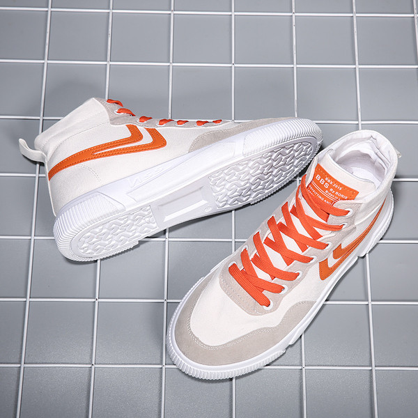 Modern, fűzős férfi tornacipő