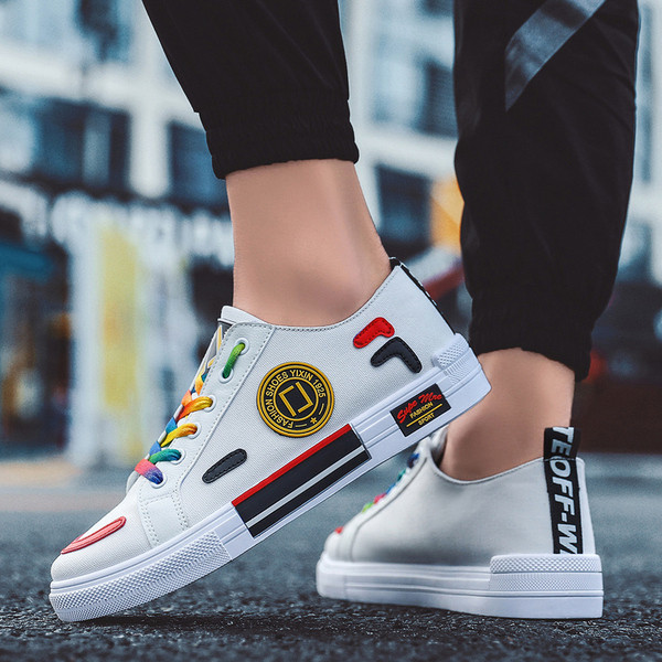 Lameda talla ja värviliste lipsudega moodsad meeste tossud