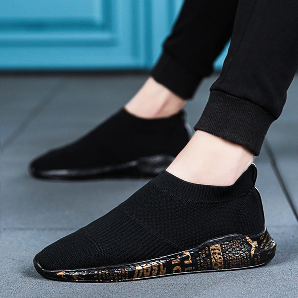 Moodne tekstiilist tossu tüüpi sokk