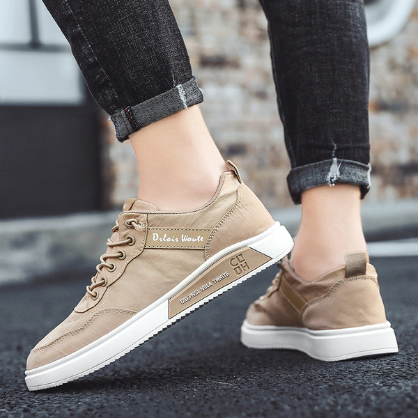 Tekstiilist tekstiilist meeste vabaaja tossud kirjaga