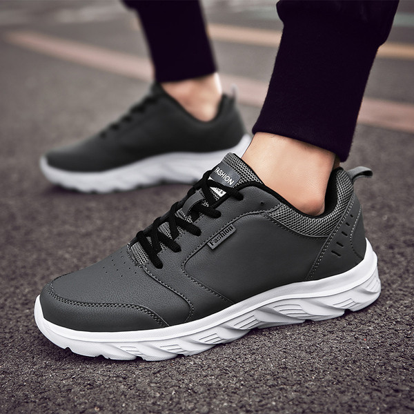 Alkalmi férfi tornacipő két modell