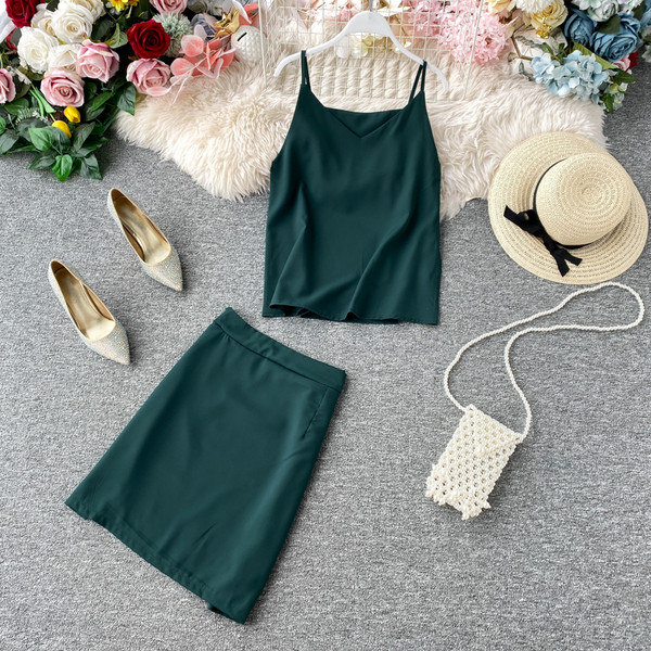 Dnevni ženski komplet suknja i majica bez rukava