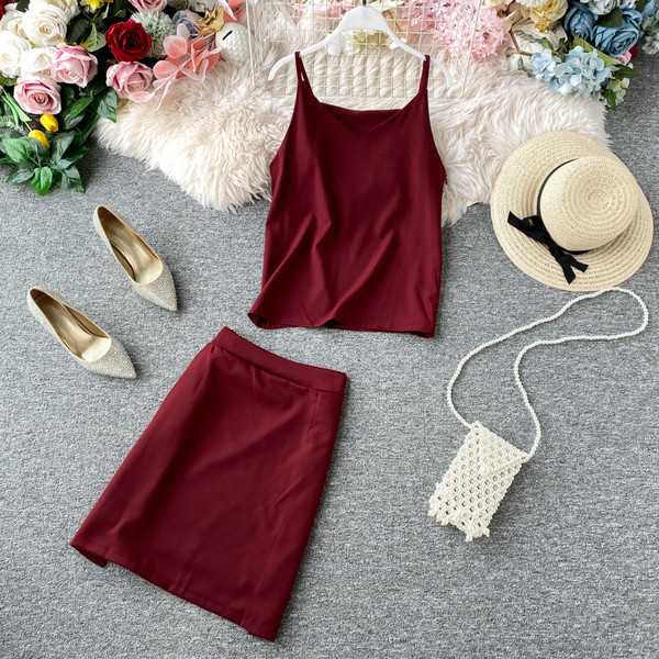 Dnevni ženski komplet suknja i majica bez rukava