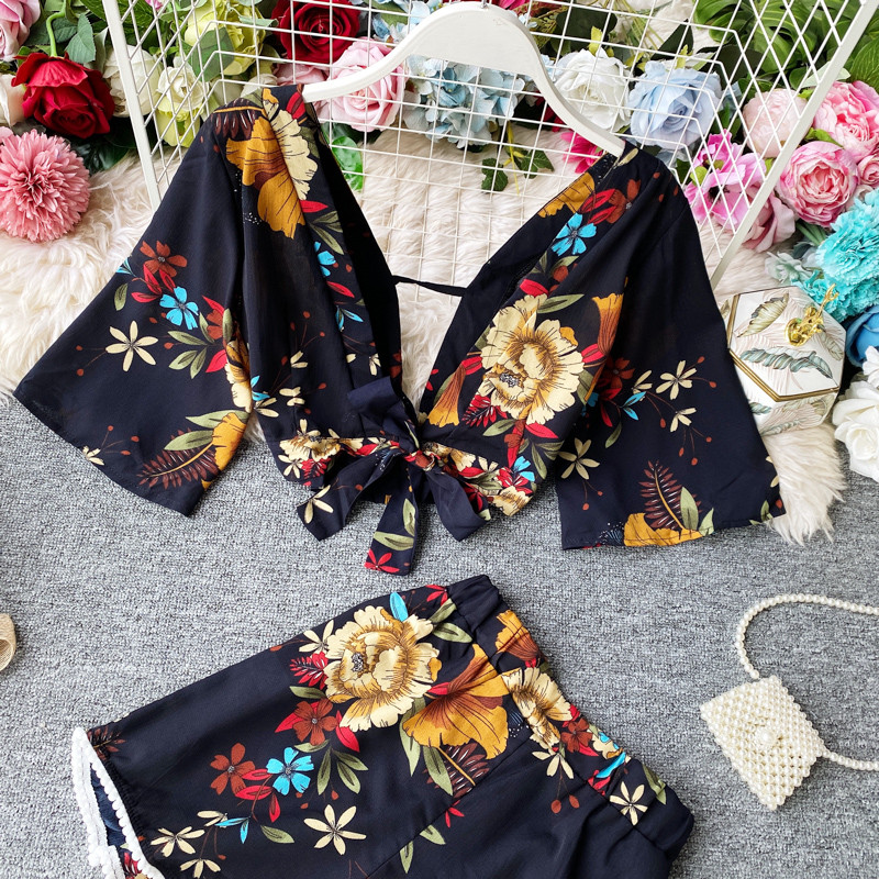 Moodne naiste lühikeste pükste komplekt ja laiade varrukatega pluus