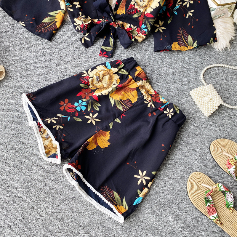 Moodne naiste lühikeste pükste komplekt ja laiade varrukatega pluus