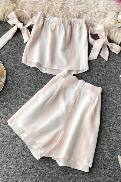 Moderan ženski komplet kratkih hlača s visokim strukom i topom