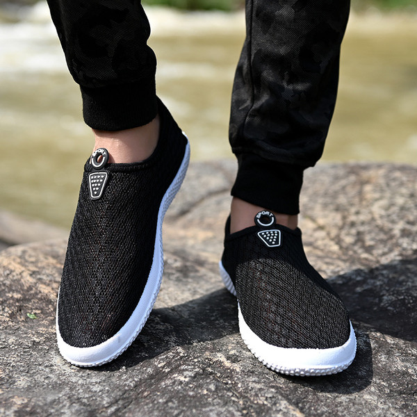 Nyári légáteresztő textil tornacipő