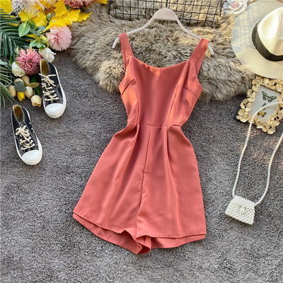 Moodne naiste lühike kombinesooni tavaline mudel