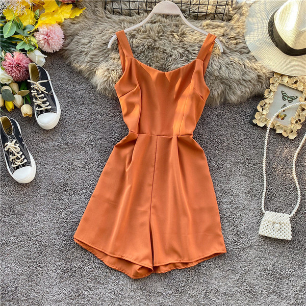 Moodne naiste lühike kombinesooni tavaline mudel