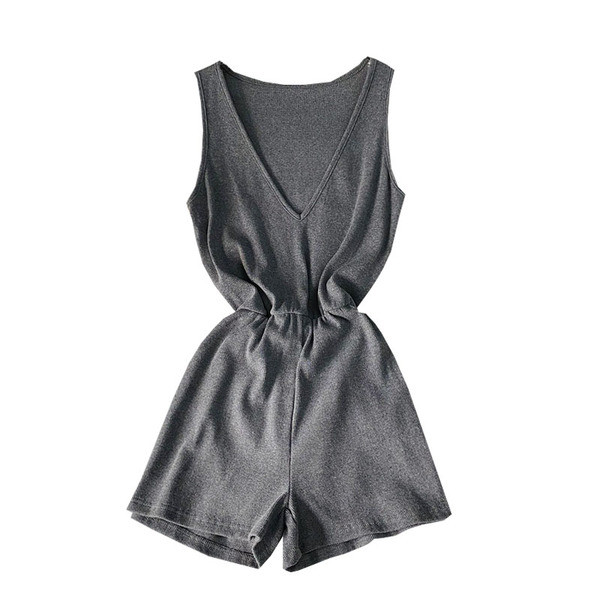 Naiste vabaaja kombinesoonide tavaline mudel spits-kaelusega