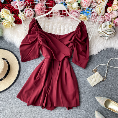 Stiilne naiste lühike kombinesooni tavaline mudel