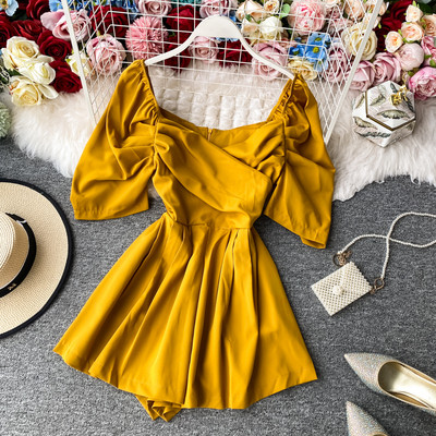 Stiilne naiste lühike kombinesooni tavaline mudel