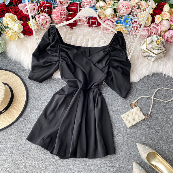 Stiilne naiste lühike kombinesooni tavaline mudel