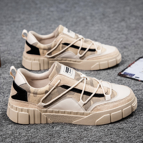 Kamuflaažimustriga meeste sporditossud