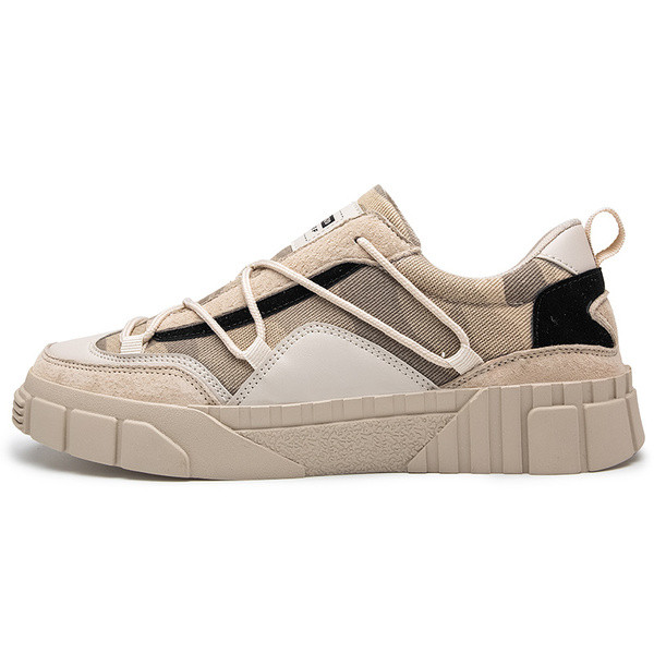 Kamuflaažimustriga meeste sporditossud