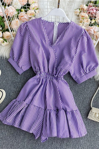 Modern női kockás overál spitz nyakkivágással