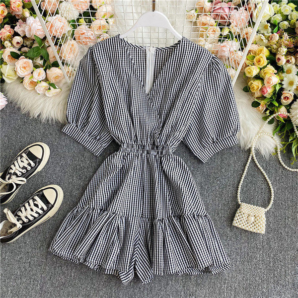 Modern női kockás overál spitz nyakkivágással