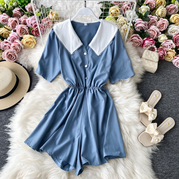 Hetkel naiste lühikeste varrukatega kombinesoon