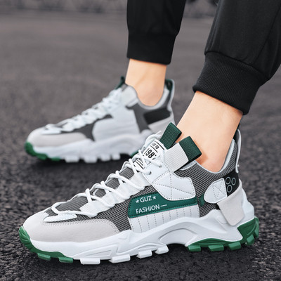 Új férfi sportcipő modell durva talppal és fűzővel