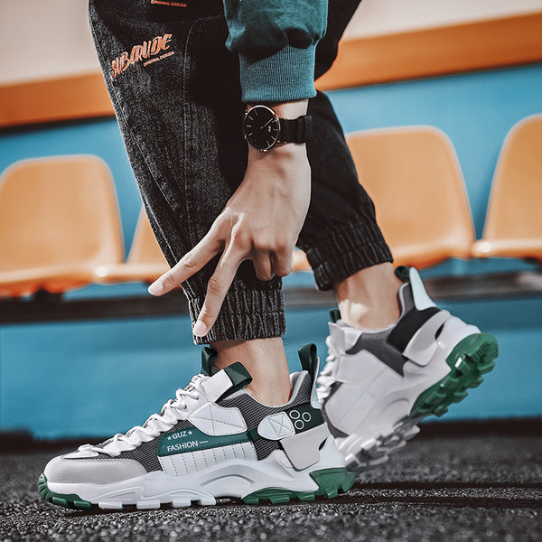 Új férfi sportcipő modell durva talppal és fűzővel