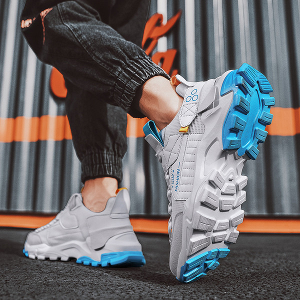 Új férfi sportcipő modell durva talppal és fűzővel