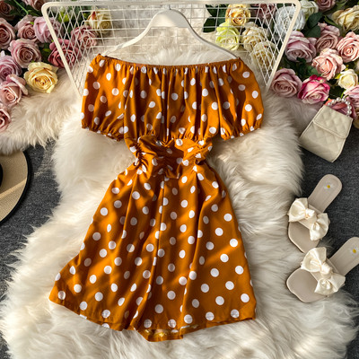 Κοντή γυναικεία ολόσωμη φόρμα με κοντά μανίκια