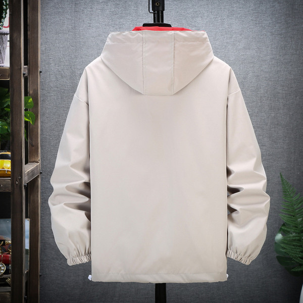 Meeste sügis-kevadine kapuutsiga jope erinevad mudelid üleminekuhooaegadeks ja mägedeks