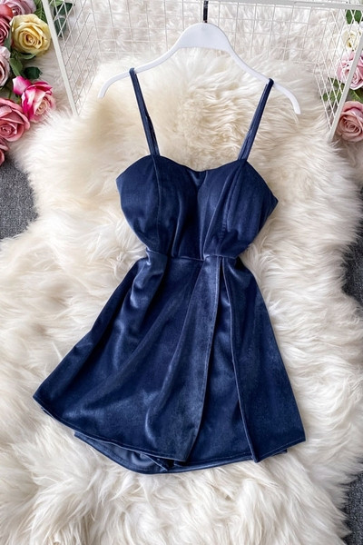 Modern női rövid overall vékony pánttal