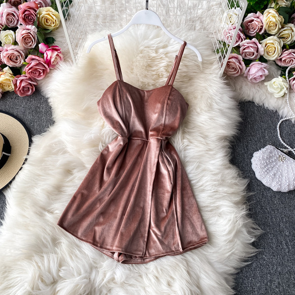 Modern női rövid overall vékony pánttal