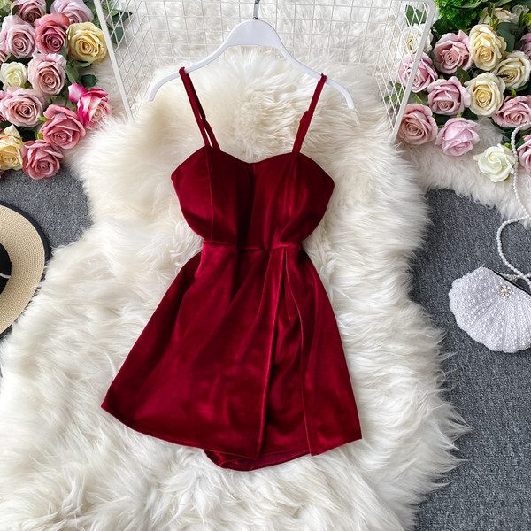 Modern női rövid overall vékony pánttal