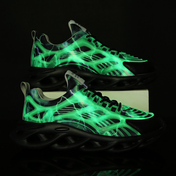 Színes férfi tornacipő magas talppal és fűzővel