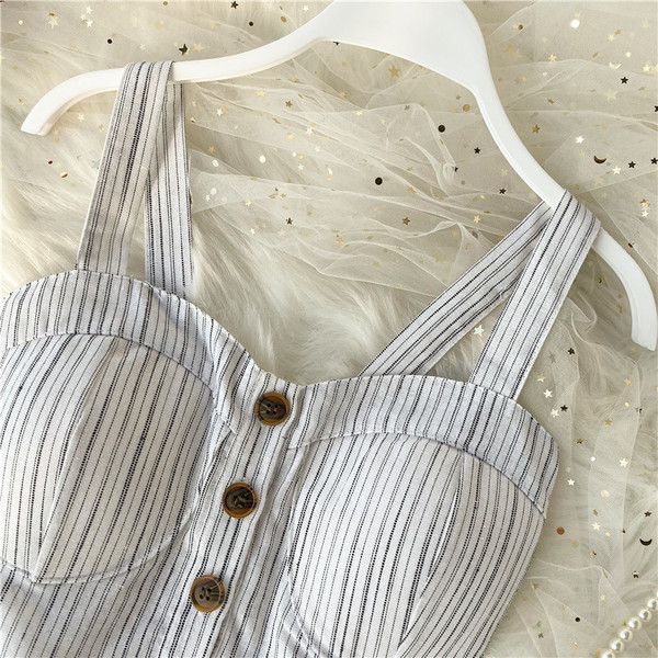 Moodne naiste rinnakorv nööpidega