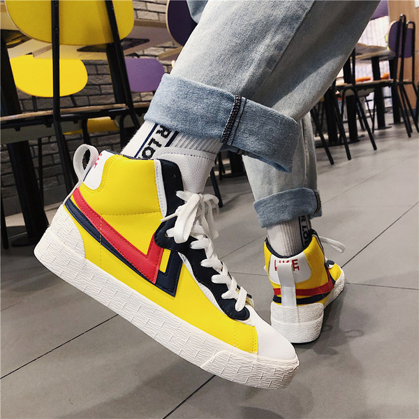 Lameda talla ja paeltega nahast meeste tossud