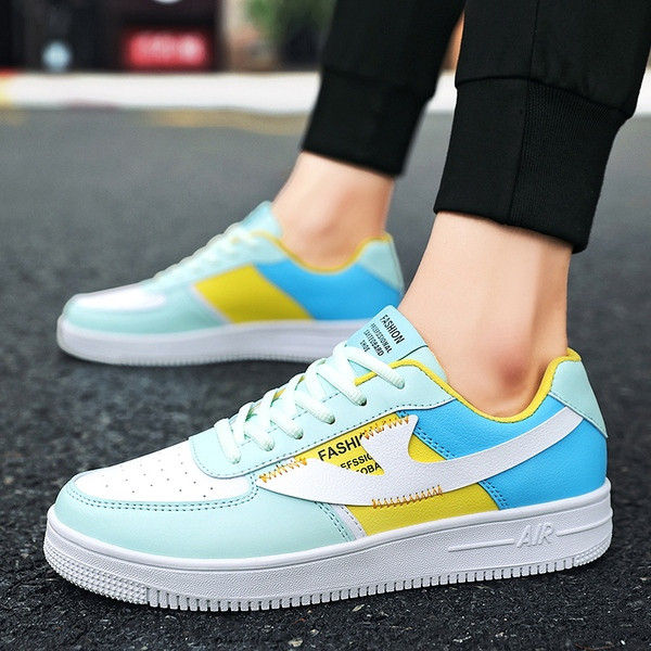 Modern, többszínű férfi tornacipő