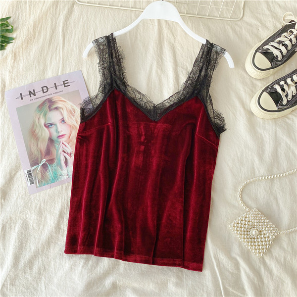 Moodne naiste topp spits-kaelusega ja pitsiga