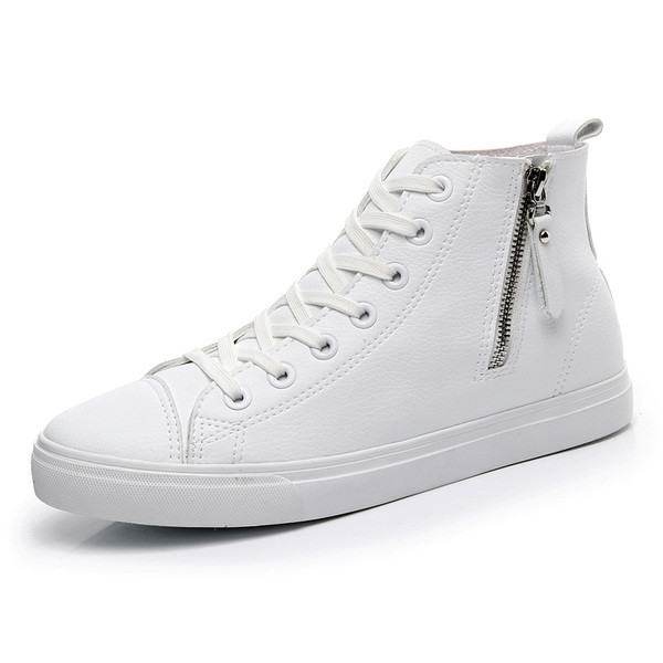 Kõrge mudeli lukuga ja paeltega tossud meestele