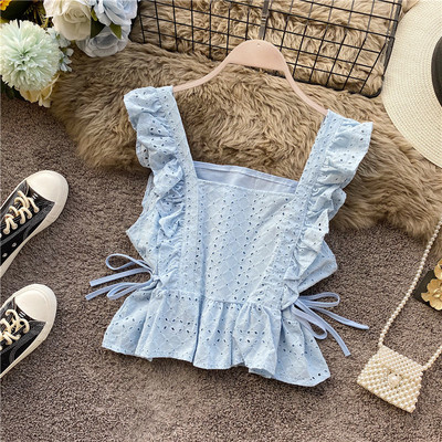 Moodne laiade rihmade ja lipsudega naiste topp