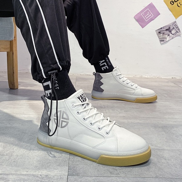 Meeste tekstiilist kõrged seemisnahaosadega tossud