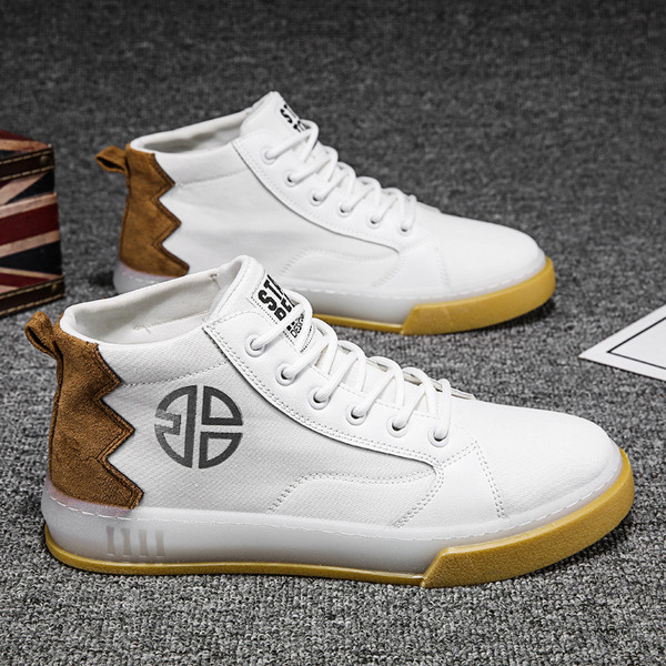 Meeste tekstiilist kõrged seemisnahaosadega tossud