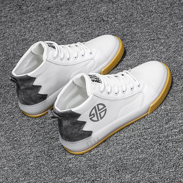 Meeste tekstiilist kõrged seemisnahaosadega tossud