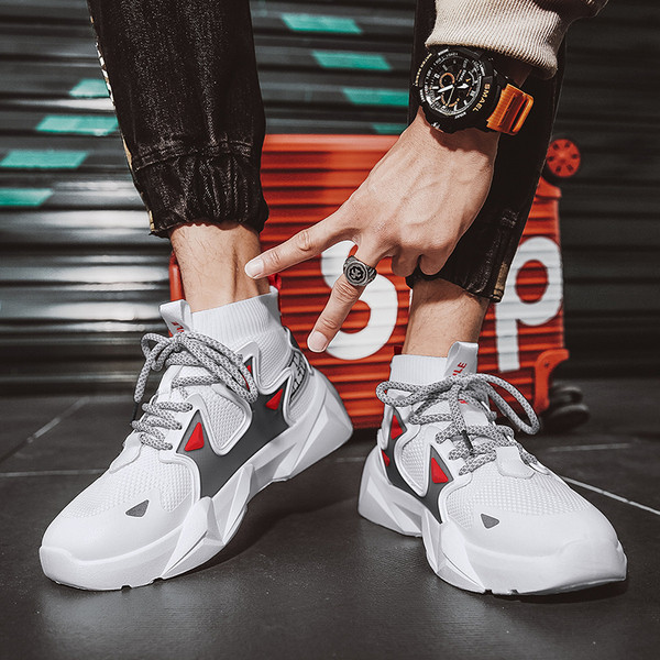 Aktuális férfi tornacipő fűzős, durva talpú